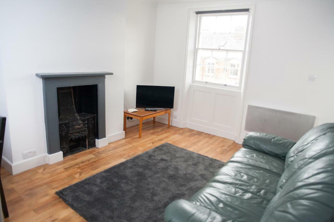 Quire Court Apartment Gloucester Exterior photo
