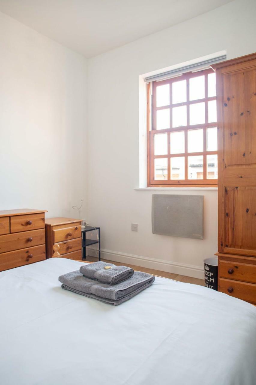 Quire Court Apartment Gloucester Exterior photo