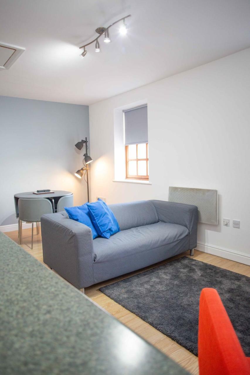 Quire Court Apartment Gloucester Exterior photo