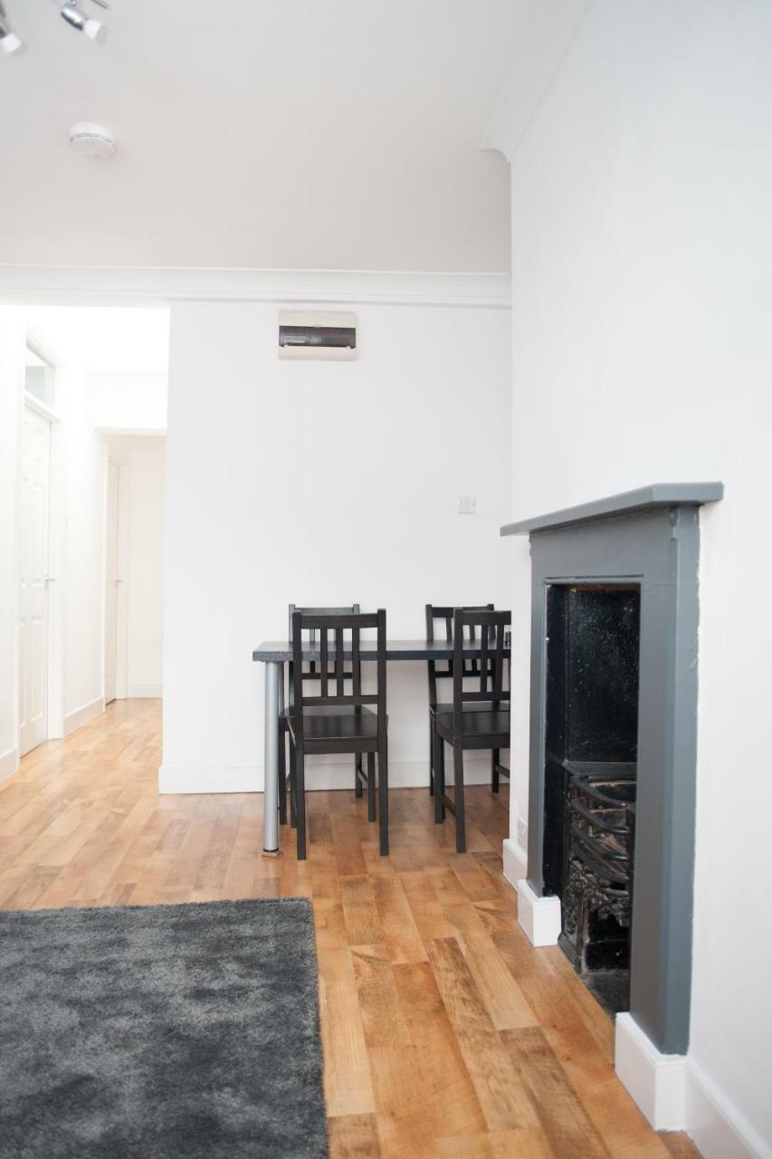 Quire Court Apartment Gloucester Exterior photo